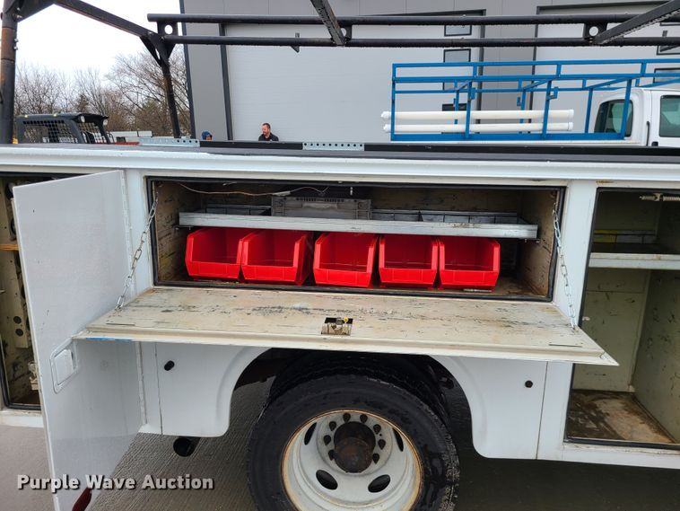 image for item IF9406 2007 Ford F550 Super Duty  Crew Cab utility / service truck