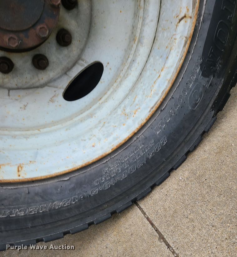 image for item IF9406 2007 Ford F550 Super Duty  Crew Cab utility / service truck