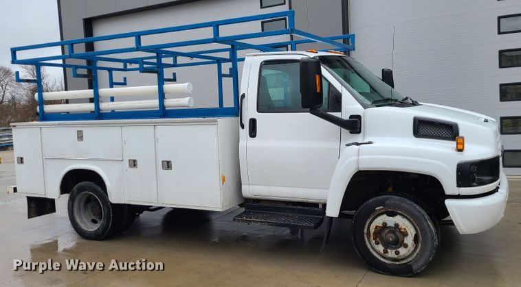 image for item IF9408 2009 GMC C5500  utility / service truck