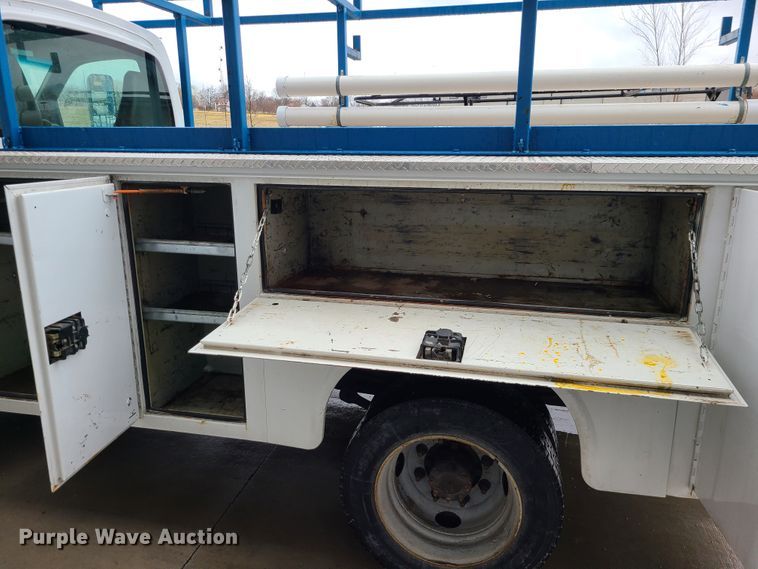 image for item IF9408 2009 GMC C5500  utility / service truck