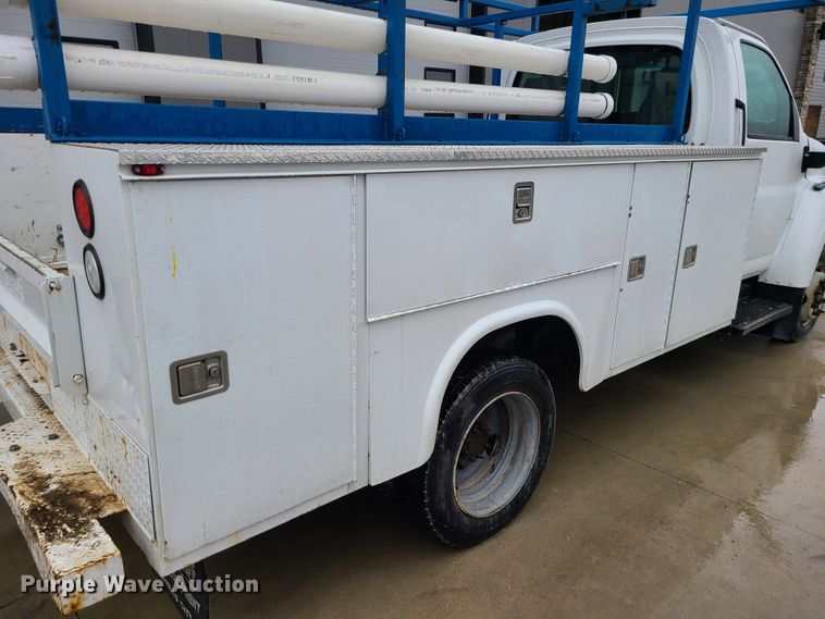 image for item IF9408 2009 GMC C5500  utility / service truck