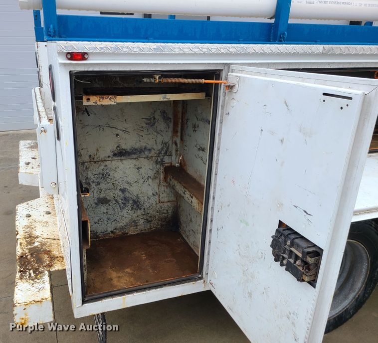 image for item IF9408 2009 GMC C5500  utility / service truck