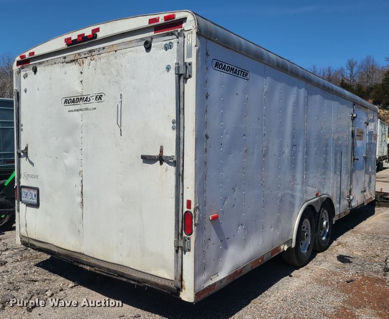 image for item IF9445 2002 Roadmaster  enclosed cargo trailer