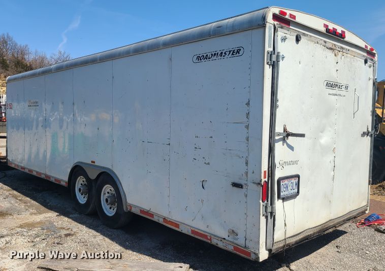 image for item IF9445 2002 Roadmaster  enclosed cargo trailer
