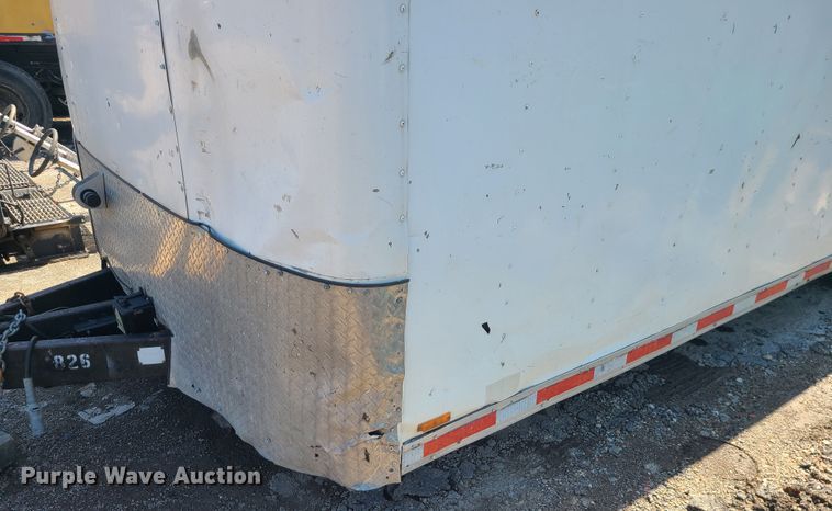image for item IF9445 2002 Roadmaster  enclosed cargo trailer