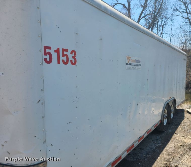 image for item IF9445 2002 Roadmaster  enclosed cargo trailer