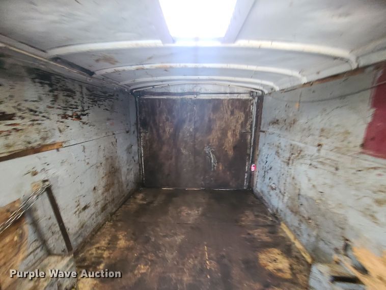 image for item IF9445 2002 Roadmaster  enclosed cargo trailer