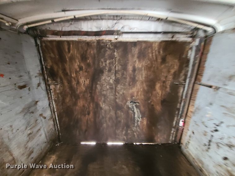 image for item IF9445 2002 Roadmaster  enclosed cargo trailer