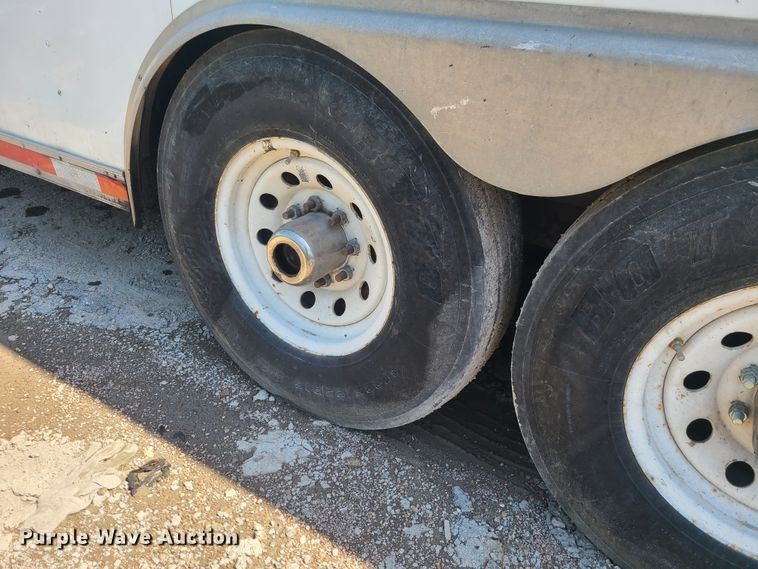 image for item IF9445 2002 Roadmaster  enclosed cargo trailer