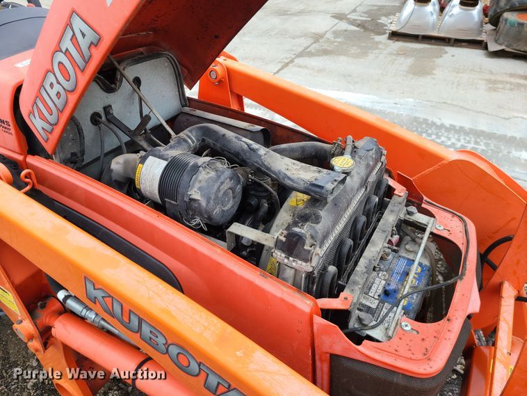 image for item IF9466 Kubota B3300SU  MFWD tractor