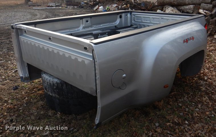 image for item IM9686 2015 Chevrolet  pickup truck bed