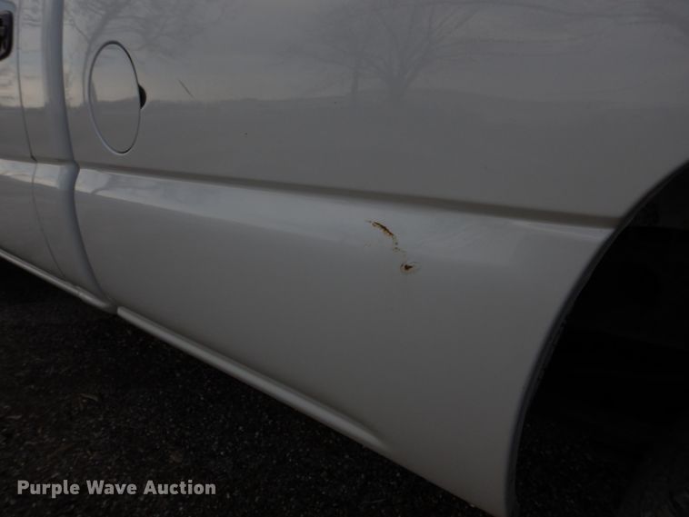 image for item IM9692 2004 GMC Sierra 1500  pickup truck