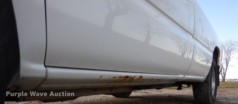 image for item IM9692 2004 GMC Sierra 1500  pickup truck