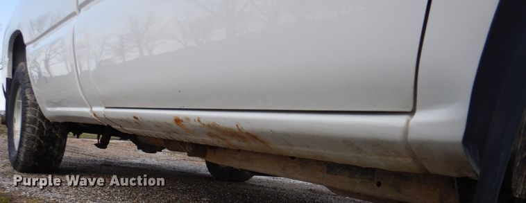 image for item IM9692 2004 GMC Sierra 1500  pickup truck