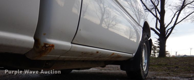 image for item IM9692 2004 GMC Sierra 1500  pickup truck