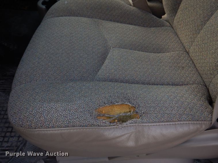 image for item IM9692 2004 GMC Sierra 1500  pickup truck