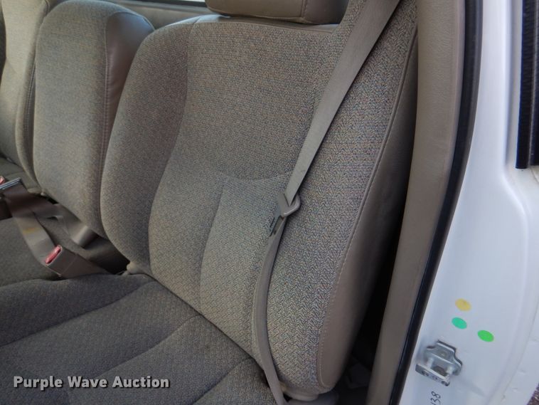 image for item IM9692 2004 GMC Sierra 1500  pickup truck