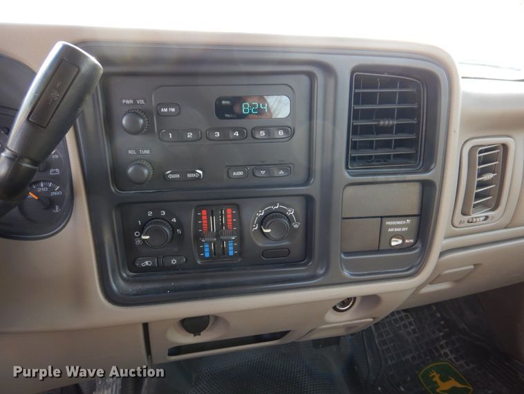 image for item IM9692 2004 GMC Sierra 1500  pickup truck