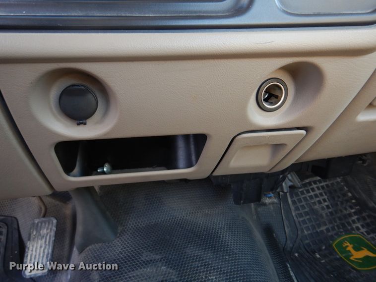 image for item IM9692 2004 GMC Sierra 1500  pickup truck