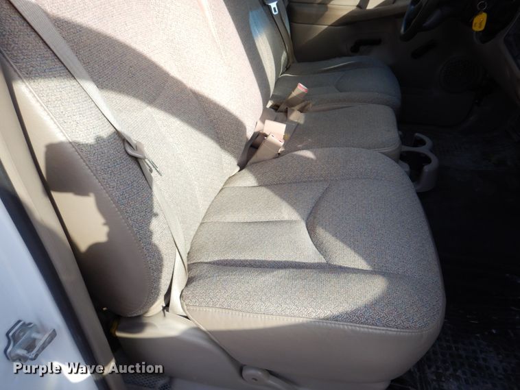 image for item IM9692 2004 GMC Sierra 1500  pickup truck