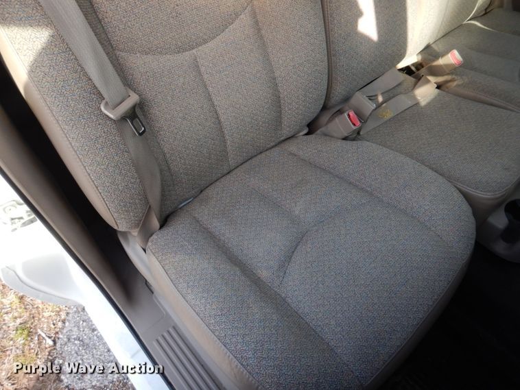 image for item IM9692 2004 GMC Sierra 1500  pickup truck