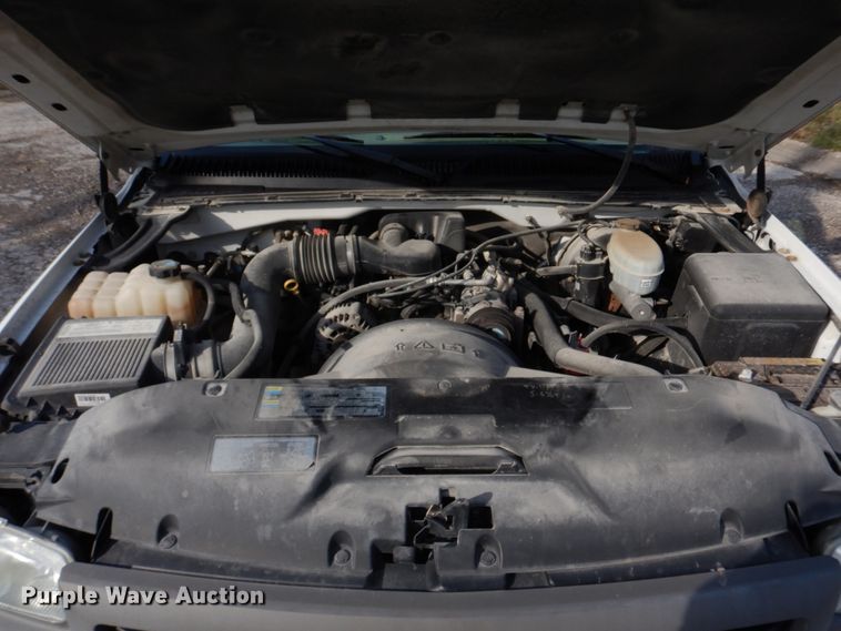 image for item IM9692 2004 GMC Sierra 1500  pickup truck