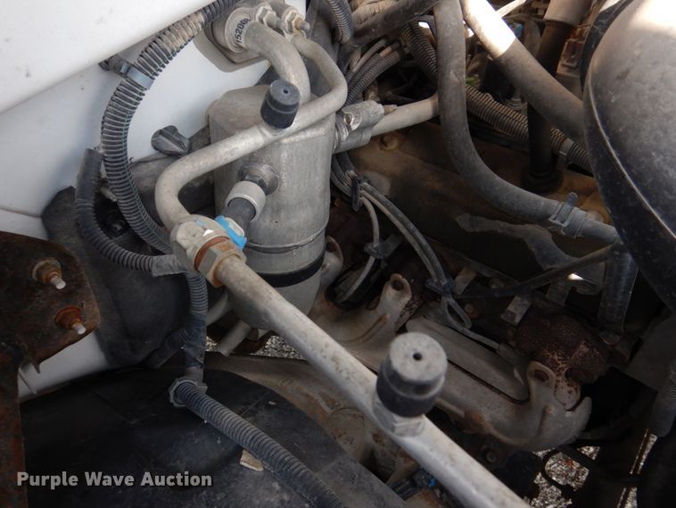 image for item IM9692 2004 GMC Sierra 1500  pickup truck