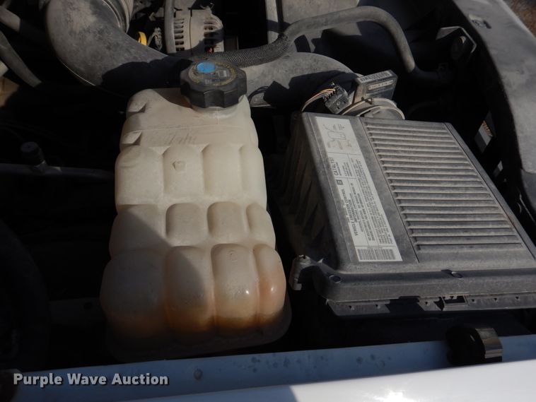 image for item IM9692 2004 GMC Sierra 1500  pickup truck