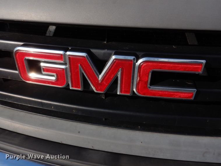 image for item IM9692 2004 GMC Sierra 1500  pickup truck