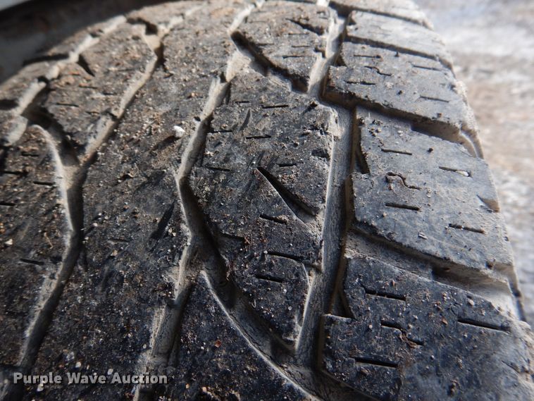 image for item IM9692 2004 GMC Sierra 1500  pickup truck