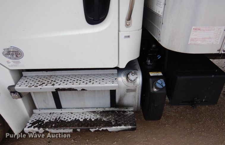 image for item IM9760 2014 Freightliner M2 106  box truck