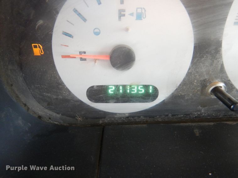 image for item IM9835 2003 Dodge Caravan  van