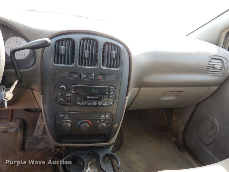 image for item IM9835 2003 Dodge Caravan  van