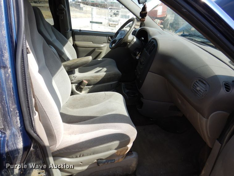 image for item IM9835 2003 Dodge Caravan  van