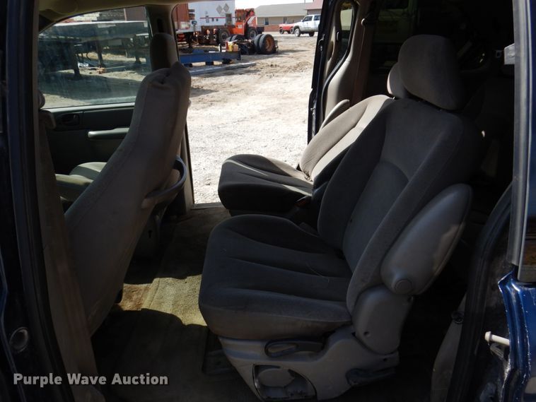 image for item IM9835 2003 Dodge Caravan  van