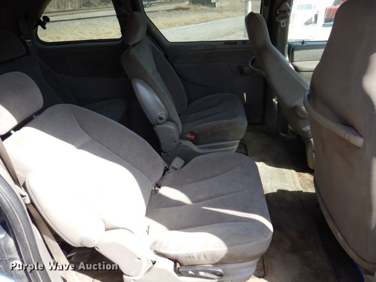 image for item IM9835 2003 Dodge Caravan  van