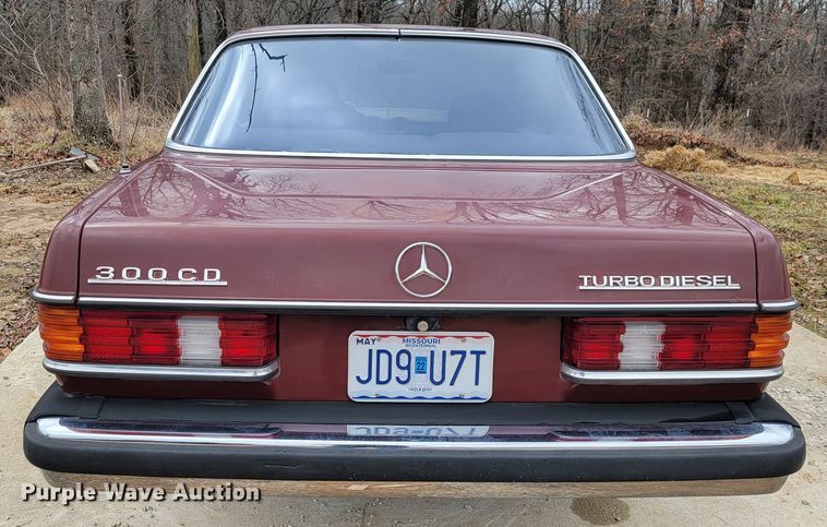 image for item JE9940 1982 Mercedes Benz 300CD