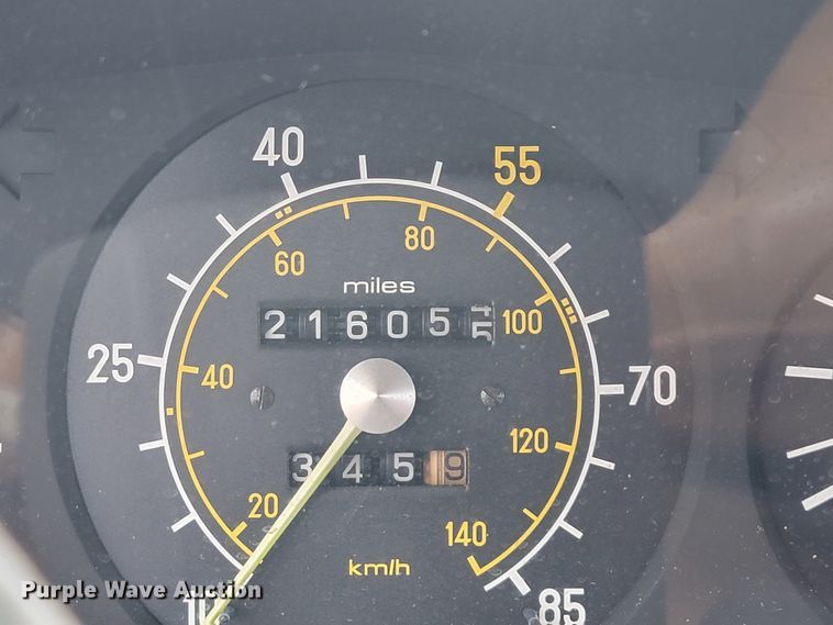 image for item JE9940 1982 Mercedes Benz 300CD