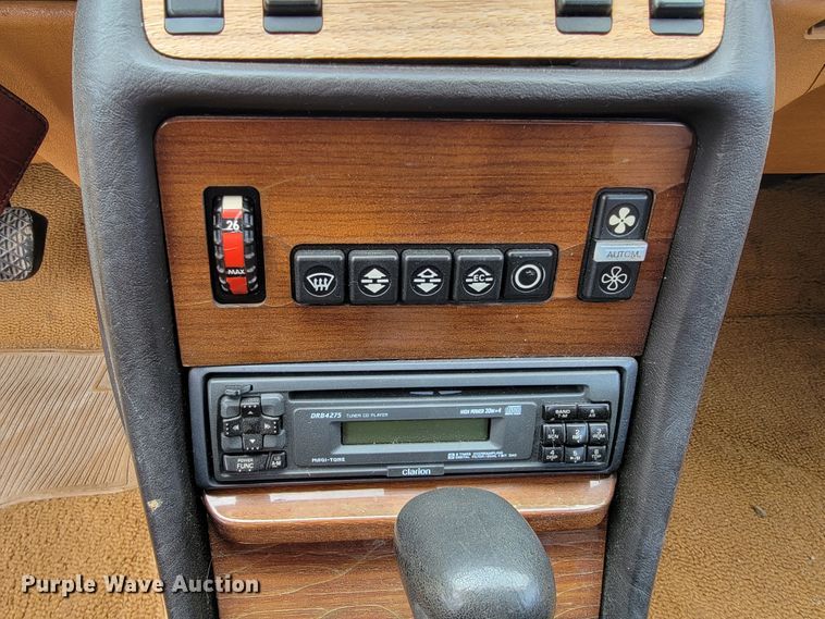 image for item JE9940 1982 Mercedes Benz 300CD