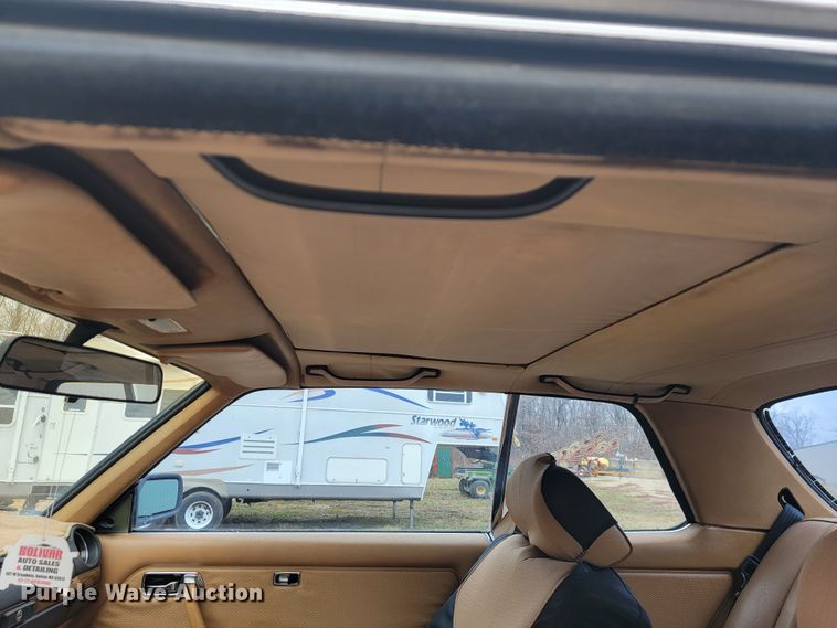 image for item JE9940 1982 Mercedes Benz 300CD