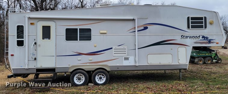 image for item JE9941 2004 Monaco Starwood  camper