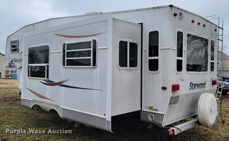 image for item JE9941 2004 Monaco Starwood  camper