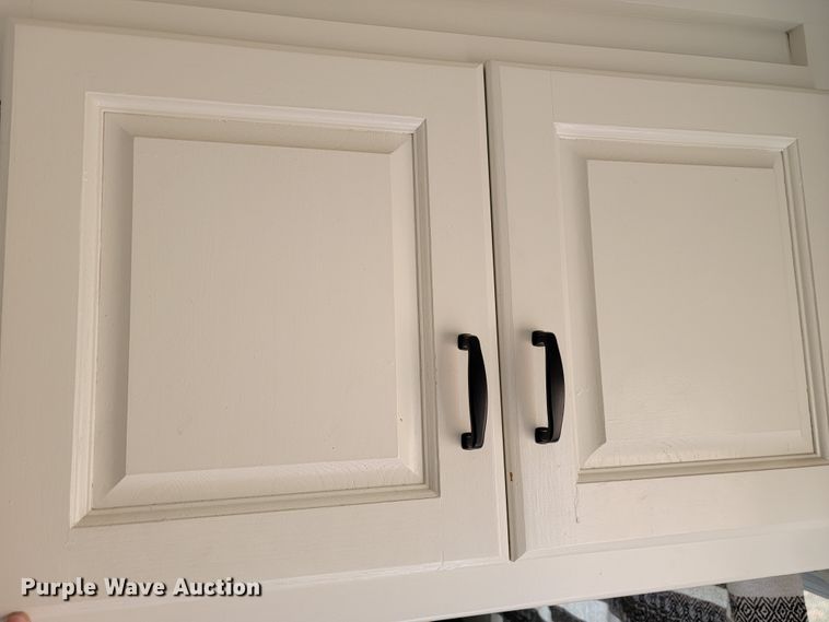 image for item JE9941 2004 Monaco Starwood  camper