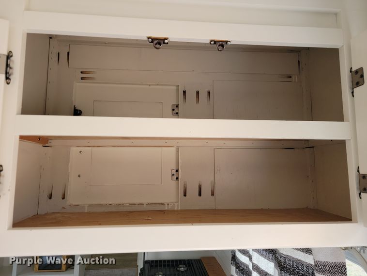 image for item JE9941 2004 Monaco Starwood  camper