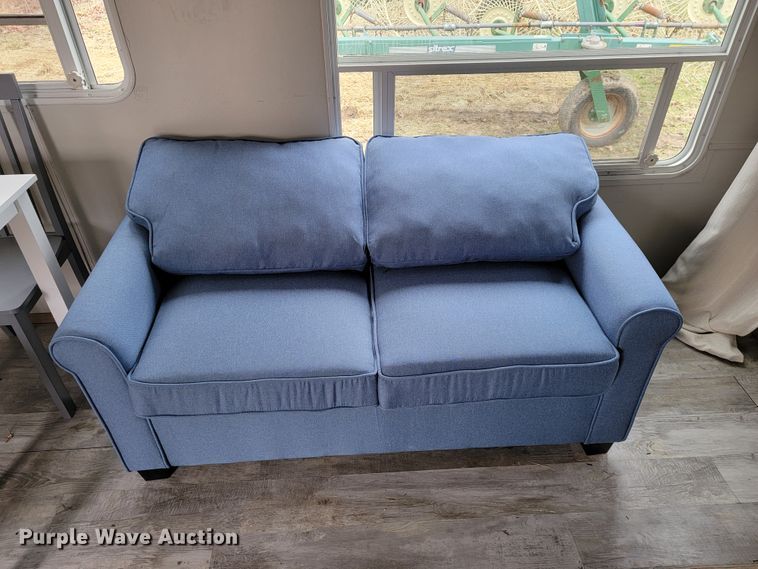 image for item JE9941 2004 Monaco Starwood  camper