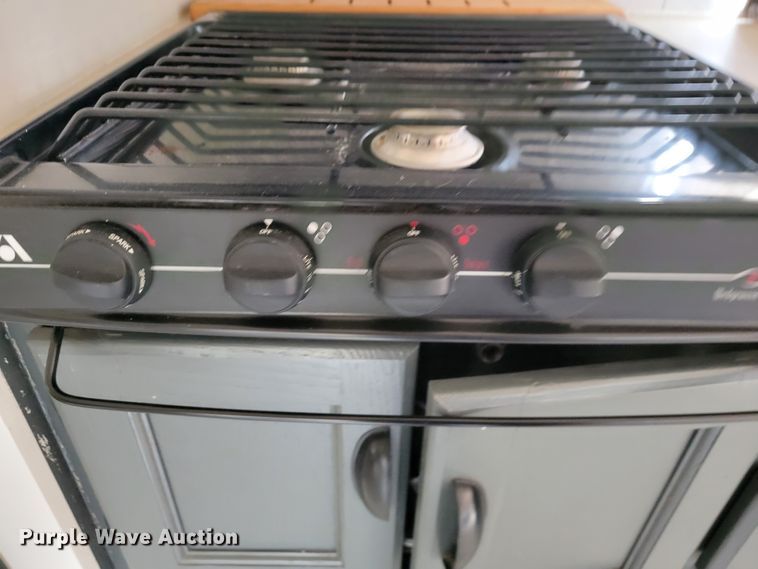 image for item JE9941 2004 Monaco Starwood  camper