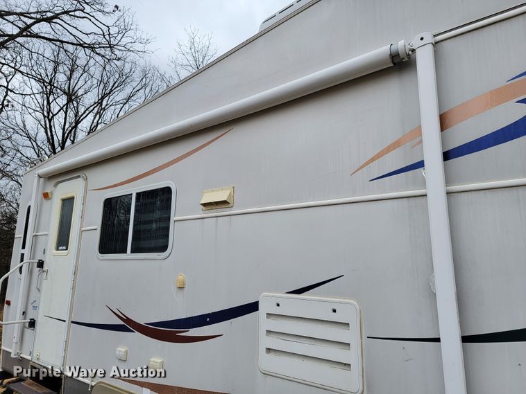 image for item JE9941 2004 Monaco Starwood  camper