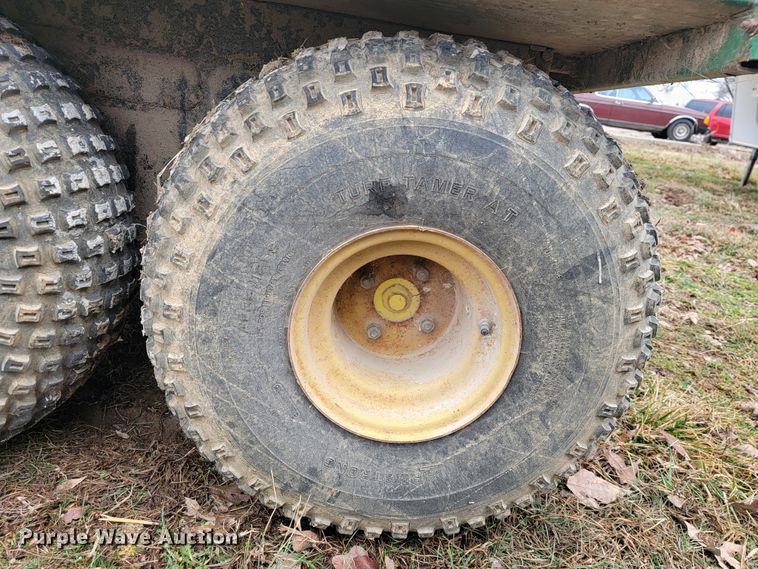 image for item JE9944 John Deere AMT 600  utility vehicle