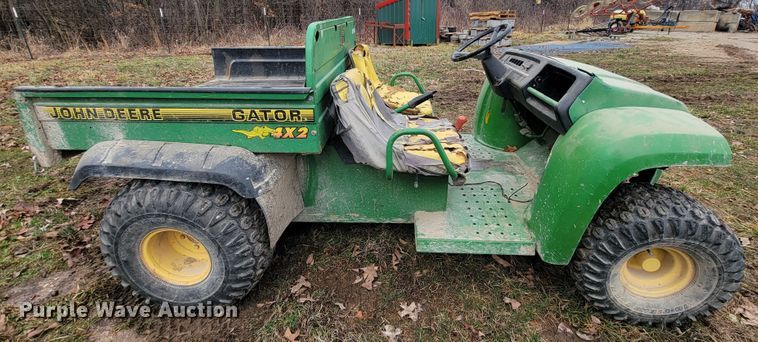 image for item JE9945 John Deere Gator 4x2  utility vehicle