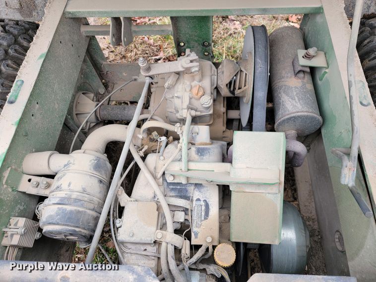 image for item JE9945 John Deere Gator 4x2  utility vehicle